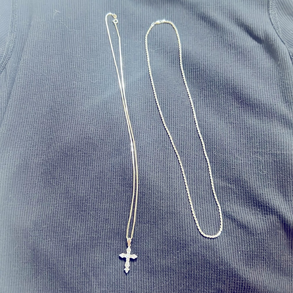 Bundle of Sterling Silver necklaces/ chains & pendant